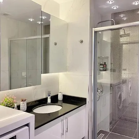 Luxury 2+1 San In The Center Of Apartment Alanya