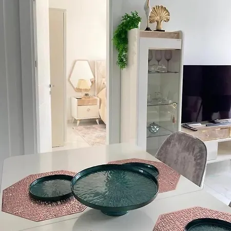 Luxury 2+1 San In The Center Of * Alanya